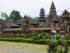 Tempel aan meer Beratan