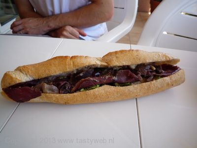 Foto: Sandwich met Gerookte eend en truffelolie